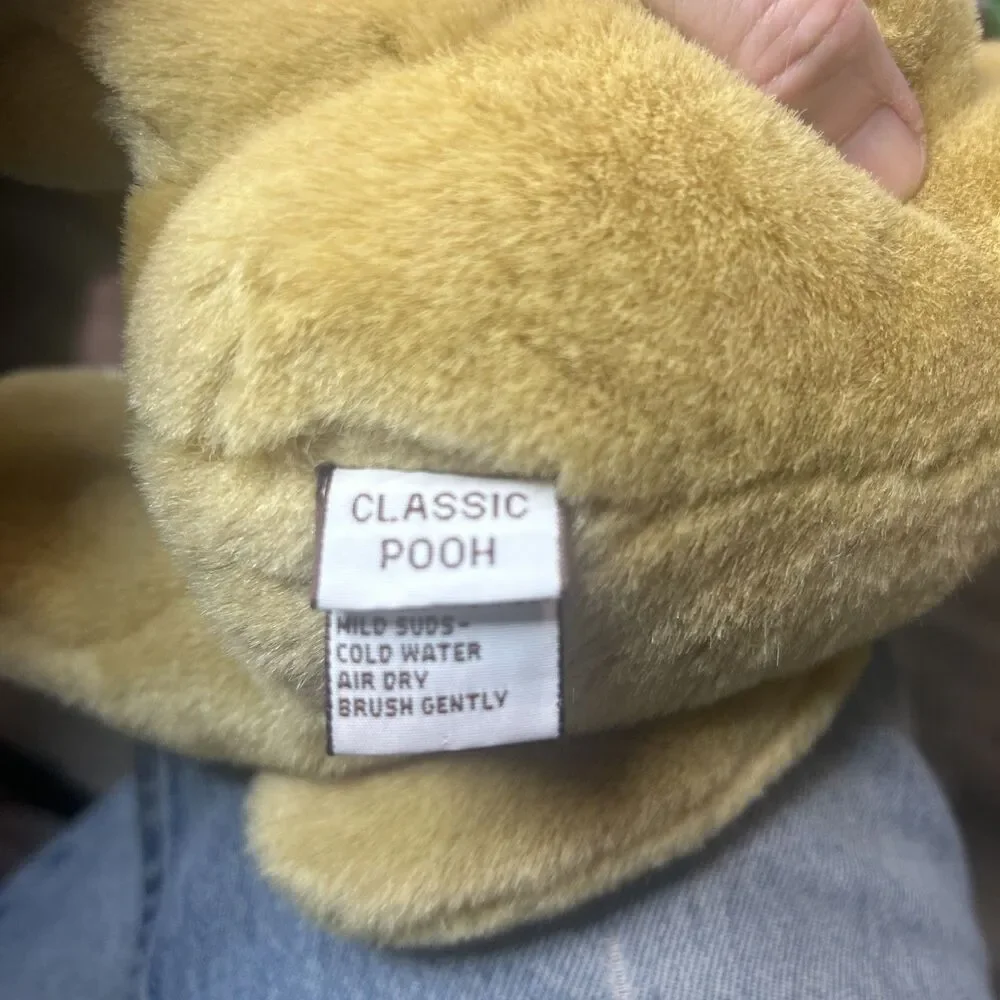 Gund Classic Disney's Winnie the Pooh Bear 9